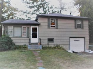 218 Navajo Rd, Springfield, MA 01109