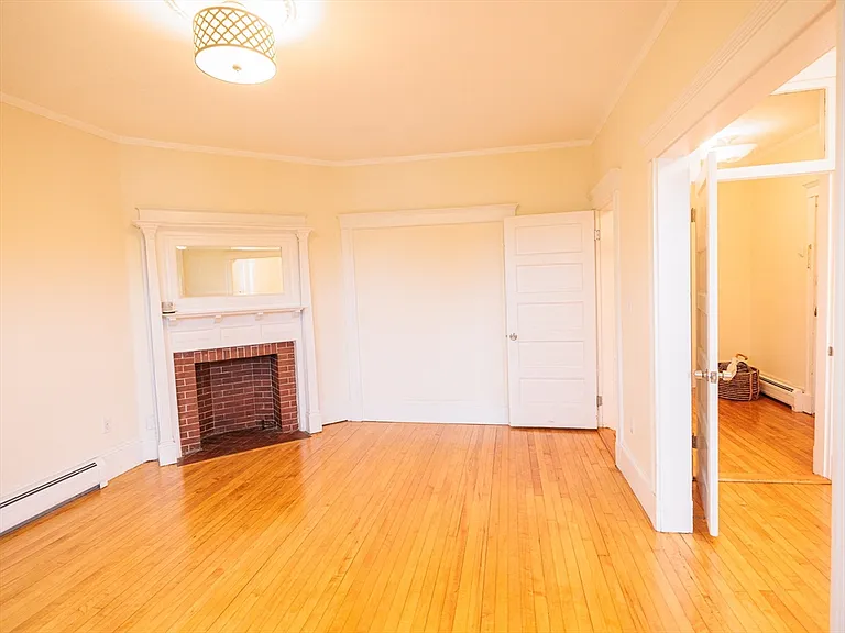 315 Harvard St #8 — Photo 9
