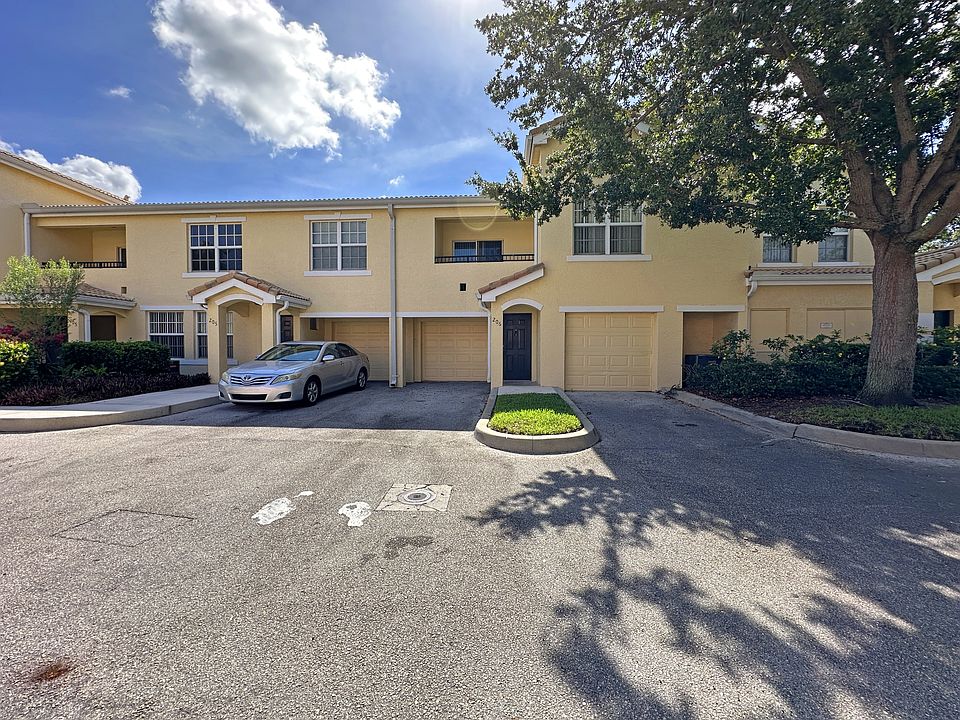1st image of 152 SW Peacock Blvd APT 206