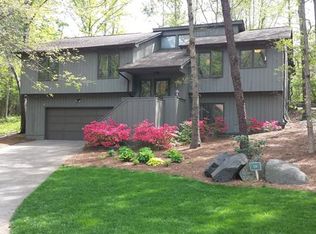 18 Woodvine Ln, Lake Wylie, SC 29710