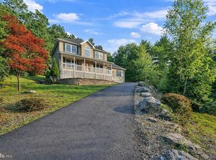 316 Reagan Dr, East Stroudsburg, PA 18301