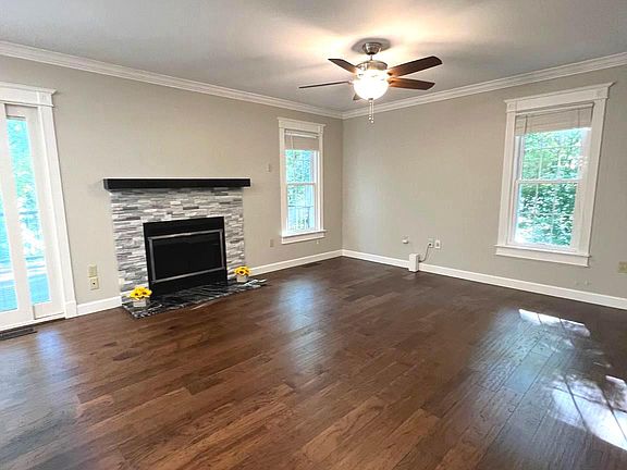 4th image of 126 Hamlin Dr