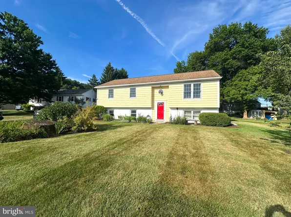 315 Devon Cir, Downingtown, PA 19335