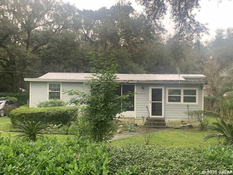 1st image of 2505 NE 70th Ter