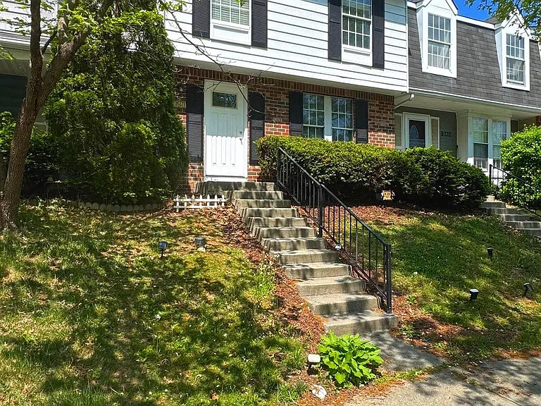 9730 Red Clover Ct — Photo 2