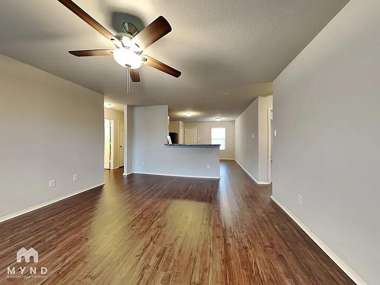 940 Pinehurst Loop — Photo 2