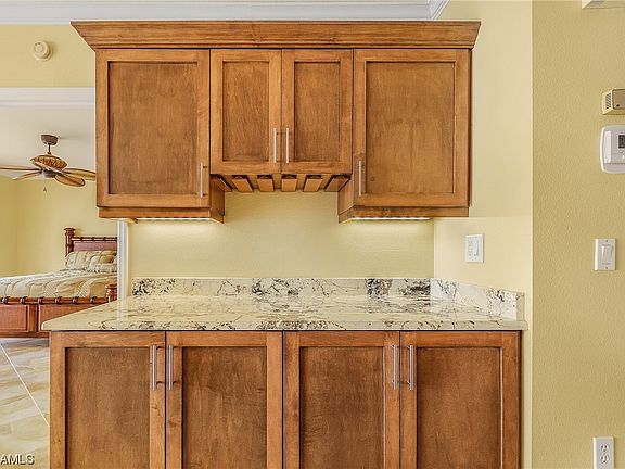 5th image of 4421 Bay Beach Ln APT 643