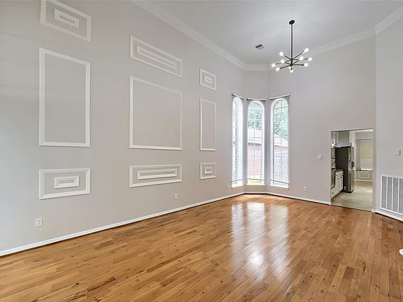 5th image of 20119 Forest Dr