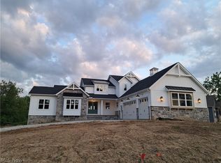 5768 Springlake Rd NW, Canton, OH 44718