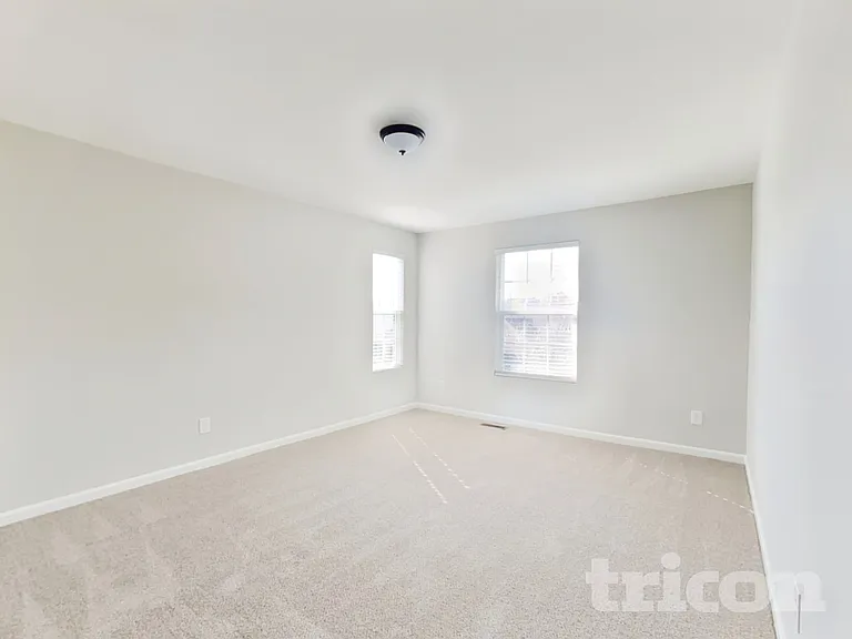 1068 Countess Ln — Photo 10