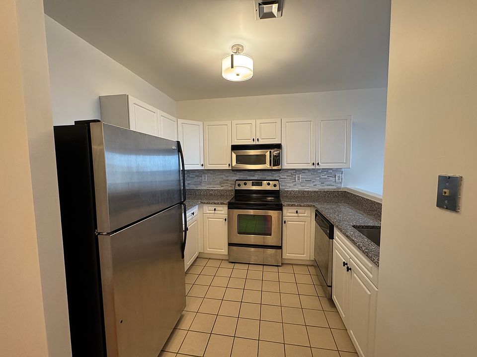 1st image of 1 Cityview Ln Unit 801
