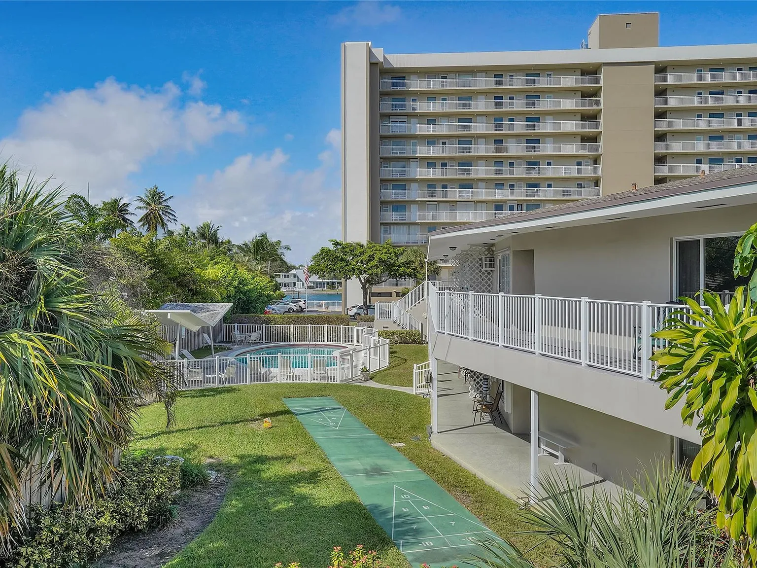 Hillsboro Inlet Apt — Photo 2