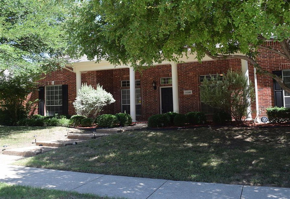 1st image of 11740 Waterford Ln
