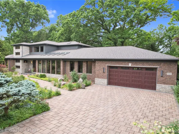 15349 Lakeside St, Plymouth, MI 48170