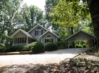 492 N Falling Waters Dr, Demorest, GA 30535