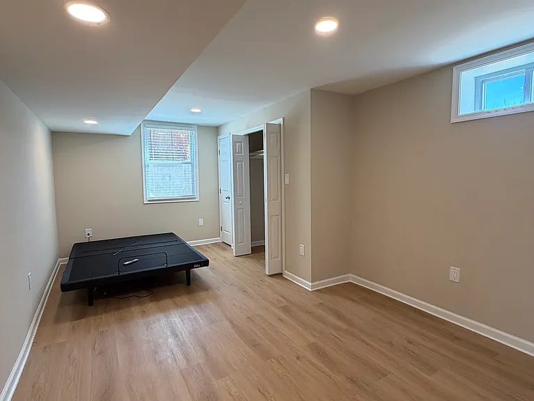 6524 Greenleaf St — Photo 11