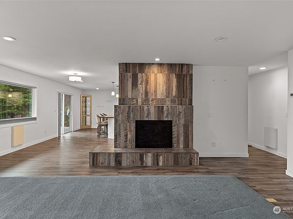4th image of 12 Sunset Court