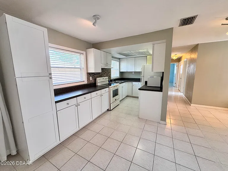 302 Fox Pl — Photo 4