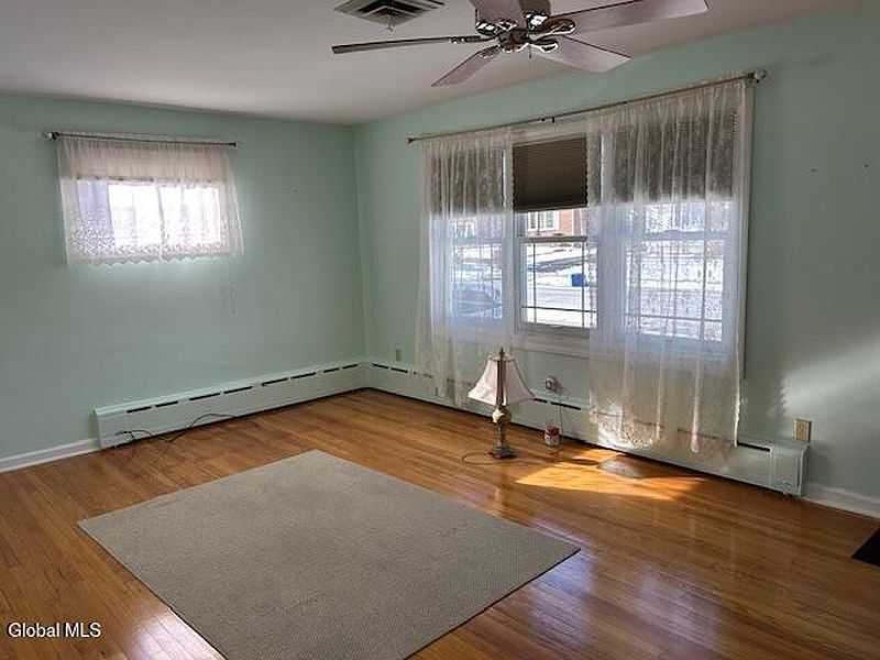 5th image of 39 Clayton Place