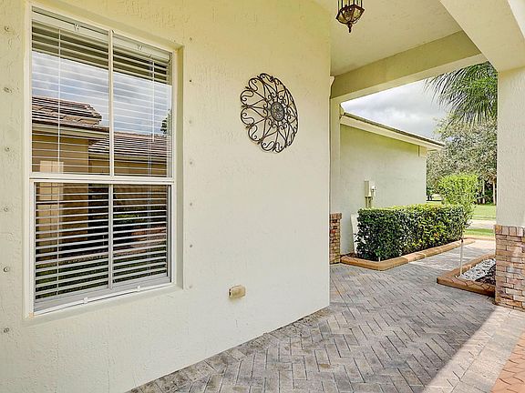 5th image of 10129 SW Brookgreen Circle