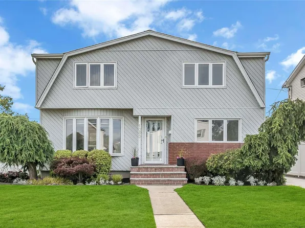 1052 Douglas Avenue, Wantagh, NY 11793