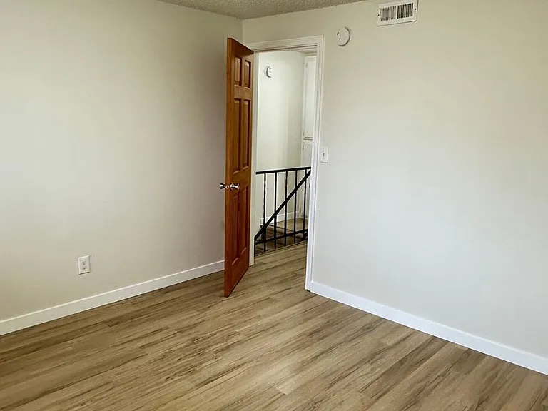 305 6th Townhomes Ave — Photo 13
