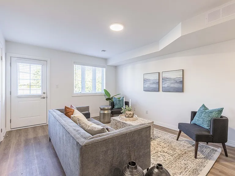 35 Southworth St — Photo 14