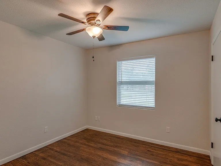 300 Ridgecrest Dr — Photo 17