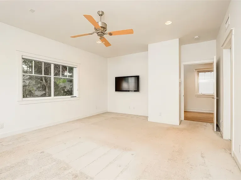 316 Highland Ave — Photo 40