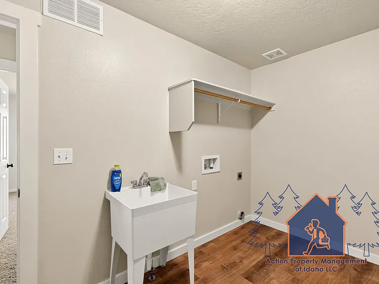 3170 N Lancer Ave — Photo 21