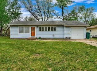 1917 SW 34th St, Topeka, KS 66611