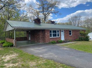 1708 3rd St, Waynesboro, VA 22980