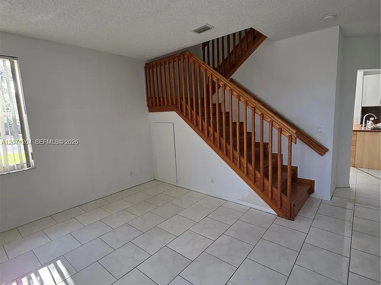 21250 NE 8th Pl #1 — Photo 3