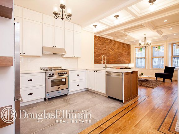 2nd image of 686 Saint Johns Pl APT 1