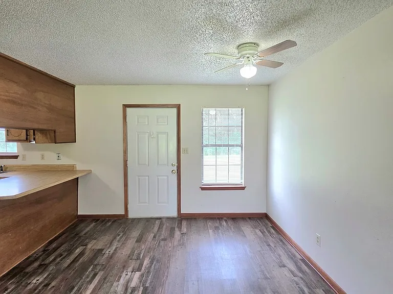 733 Neal Rd — Photo 5