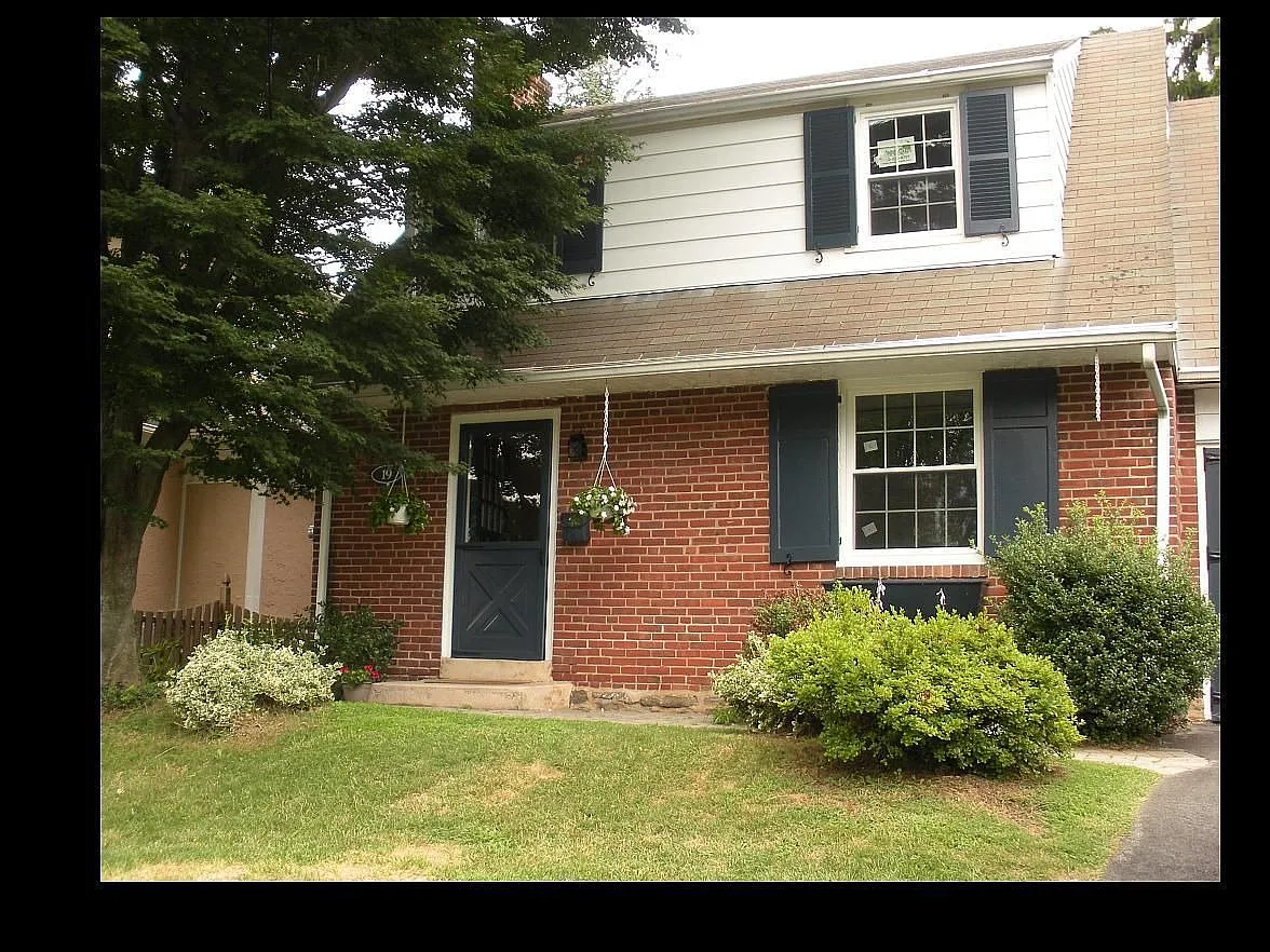 19 Moreland Rd photo 1