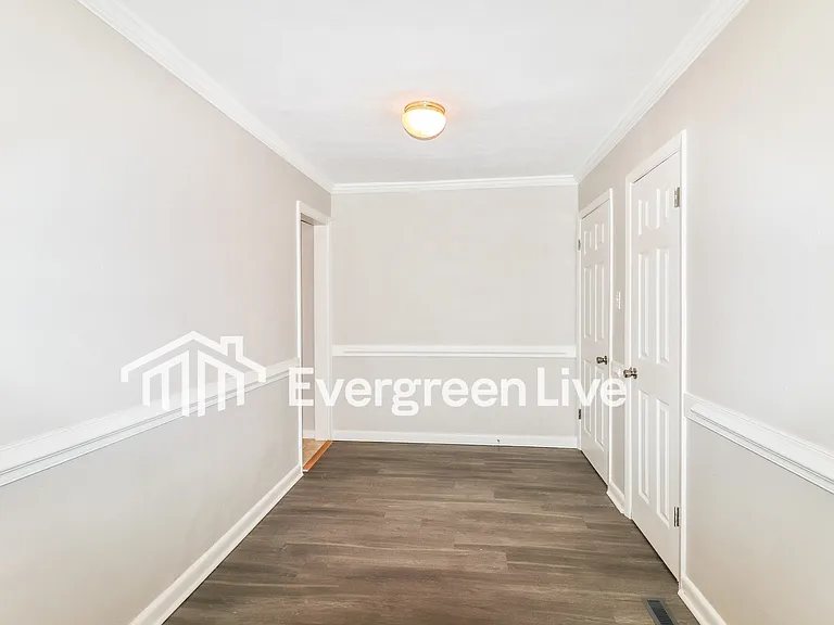 521 Weaver Cir — Photo 11