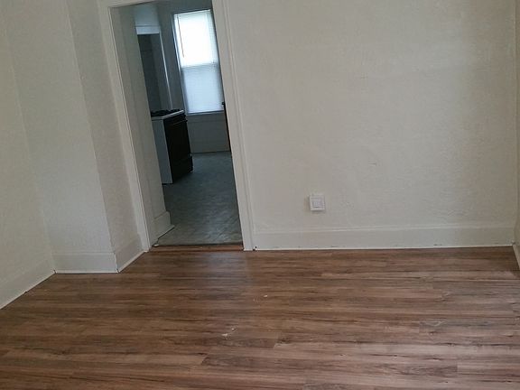 3rd image of 1006 W Nash St