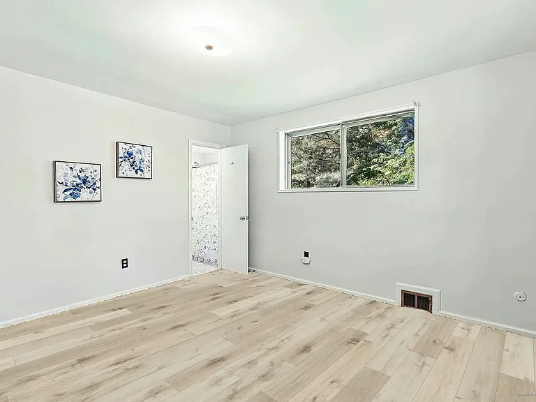 7608 Wellesley Dr — Photo 12
