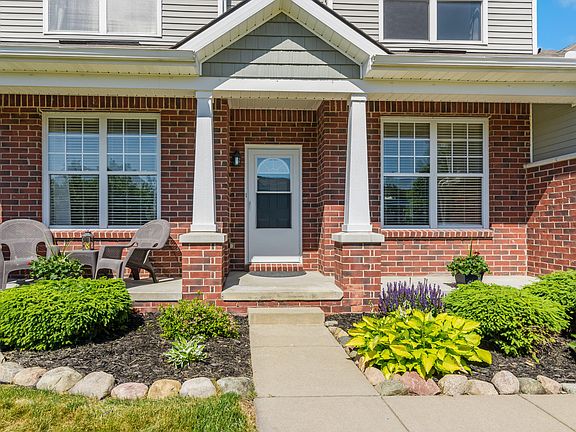 3rd image of 4493 Cherry Blossom Dr