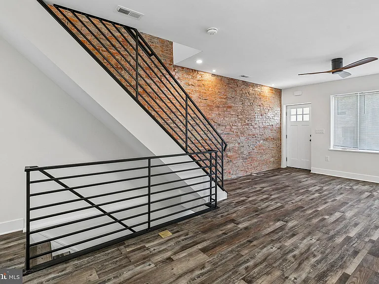 3156 Almond St — Photo 8