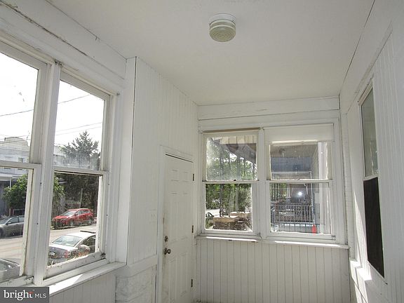 2nd image of 5719 Spruce St Floor 2