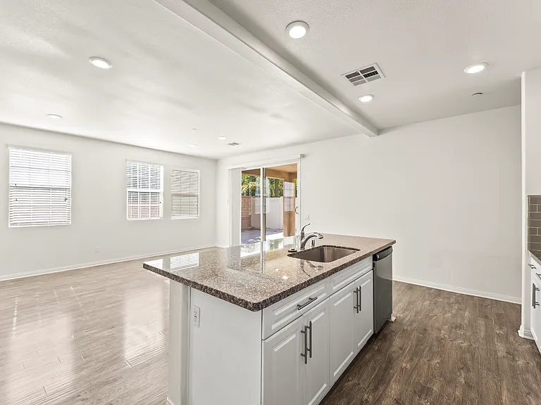 6111 Rosewood Way — Photo 8