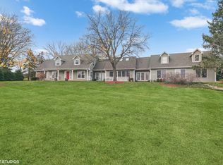 1434 Valley Lake Dr, Inverness, IL 60067