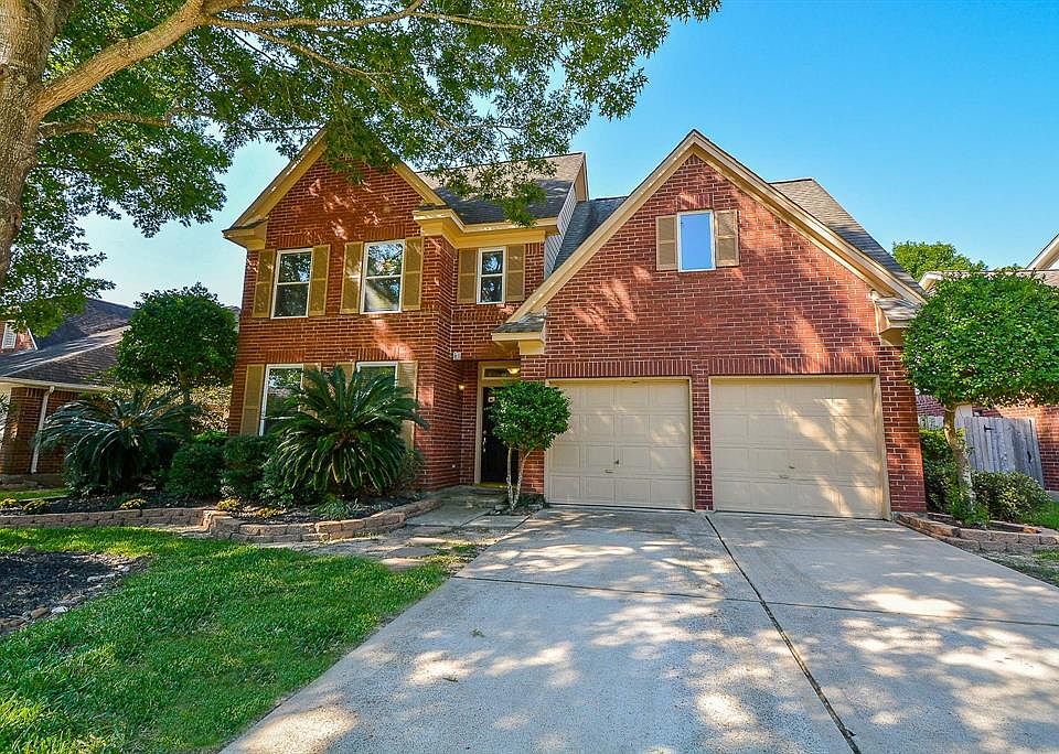 1st image of 15427 Chestnut Falls Dr