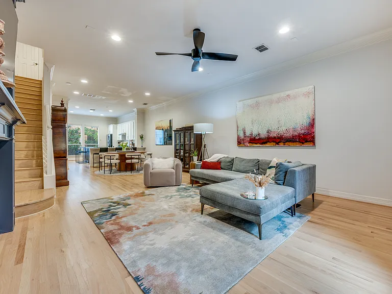 4232 Holland Ave — Photo 10