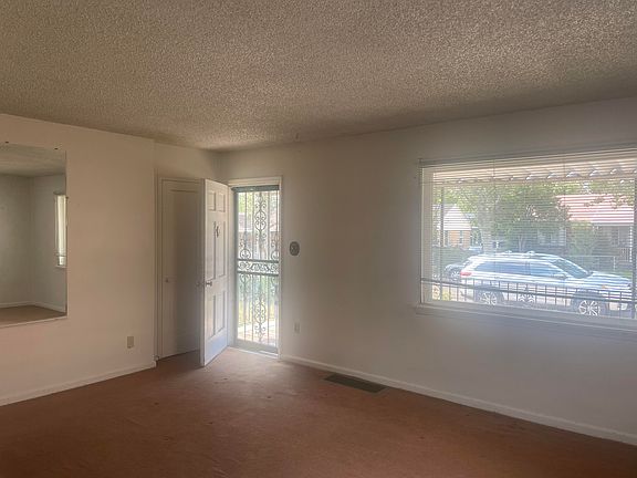 2nd image of 1530 E Gregson Ave
