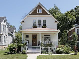 818 Prairie Ave, Wilmette, IL