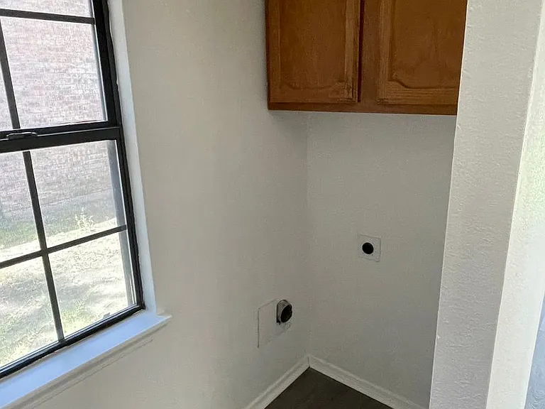 2513 Freedom Ln — Photo 6