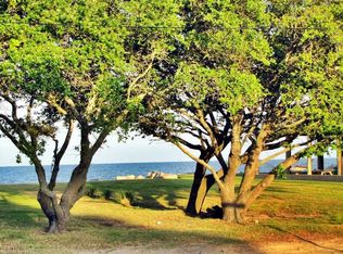 101 Lighthouse Dr, Hampton, VA 23664